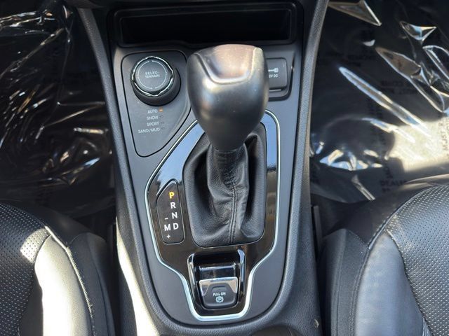 Used 2019 Jeep Cherokee Limited AWD/4WD image 19