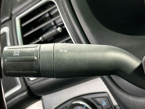 Used 2017 Ford Explorer Platinum image 31