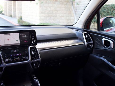 Used 2022 Kia Sorento S FWD image 16