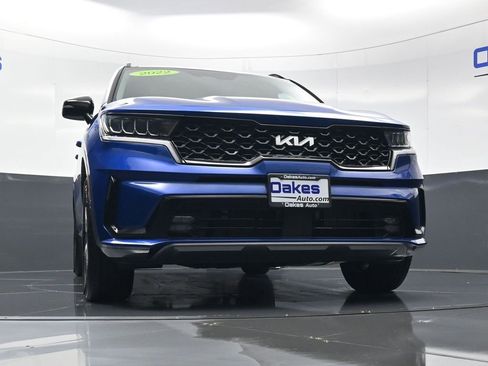 Certified 2022 Kia Sorento EX w/ Panoramic Sunroof Package image 43