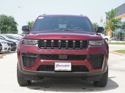 New 2026 Jeep Grand Cherokee L 2WD image 2