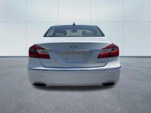 Used 2014 Hyundai Genesis 3.8 RWD image 4