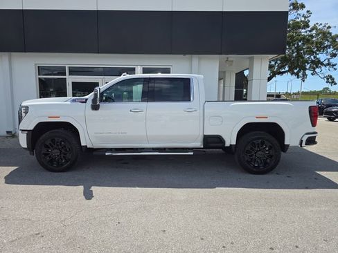 New 2025 GMC Sierra 2500 Denali w/ Denali Reserve Package image 4