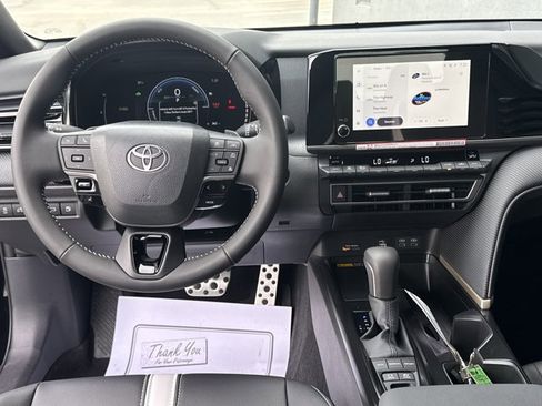 Used 2026 Toyota Camry SE w/ Convenience Package FWD image 7