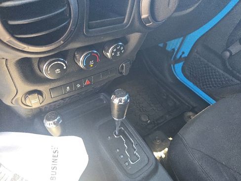 Used 2018 Jeep Wrangler Unlimited Sport w/ Connectivity Group AWD/4WD image 18