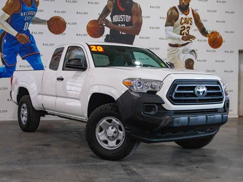 Used 2020 Toyota Tacoma SR RWD image 2