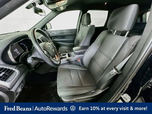 Used 2019 Jeep Grand Cherokee Laredo AWD/4WD image 25