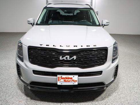 Used 2022 Kia Telluride EX w/ EX Premium Package image 4