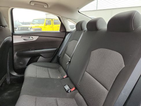 Used 2023 Kia Forte LX FWD image 9