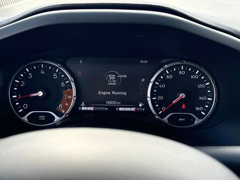 Certified 2022 Jeep Renegade Limited w/ Sun, Sound & Wheels Group image 11