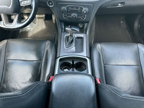 Used 2020 Dodge Charger SXT w/ Leather Interior Group image 31