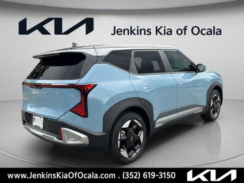 New 2027 Kia Seltos S FWD image 3