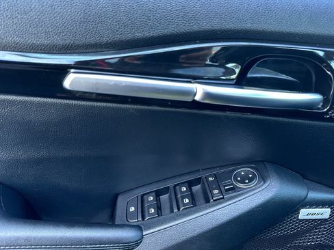 Certified 2022 Kia Seltos SX w/ Sunroof Package AWD/4WD image 14