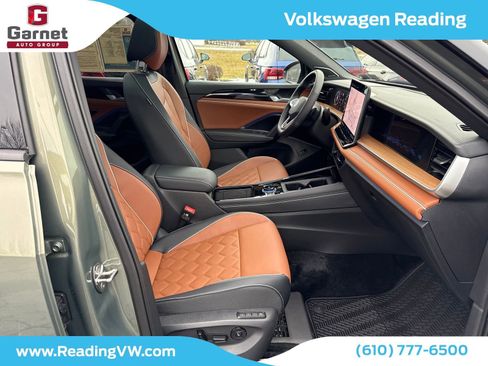 Certified 2026 Volkswagen Tiguan SEL R-Line AWD/4WD image 33