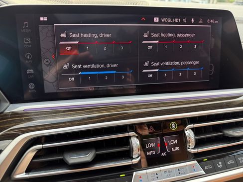 Used 2019 BMW X7 xDrive40i w/ Premium Package AWD/4WD image 24