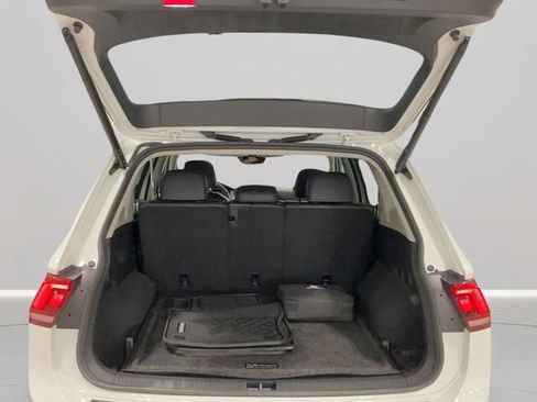 Used 2024 Volkswagen Tiguan SE AWD/4WD image 21
