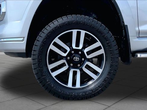 Used 2017 Toyota 4Runner Limited AWD/4WD image 11