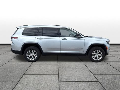 Used 2023 Jeep Grand Cherokee L Limited AWD/4WD image 6
