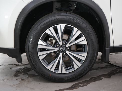 Used 2023 Nissan Rogue SV w/ SV Premium B Package AWD/4WD image 29