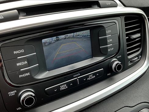 Used 2018 Kia Sorento L image 29