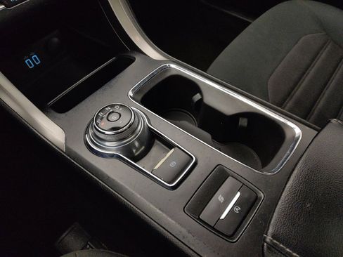 Used 2020 Ford Fusion SE image 26