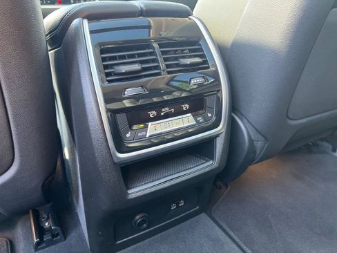 Used 2024 BMW X7 xDrive40i image 26