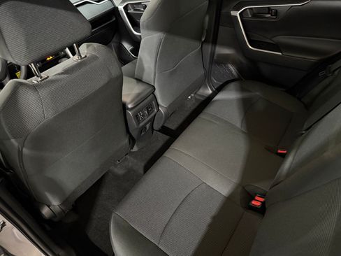 Used 2024 Toyota RAV4 LE FWD image 20