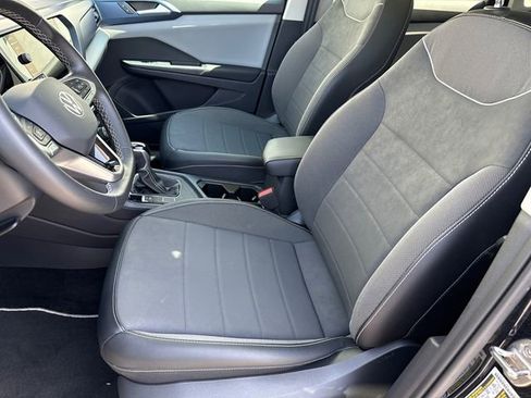 Certified 2023 Volkswagen Taos SE w/ Panoramic Sunroof Package image 38