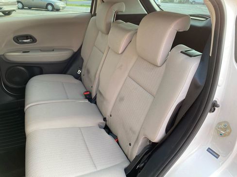 Used 2018 Honda HR-V LX image 7