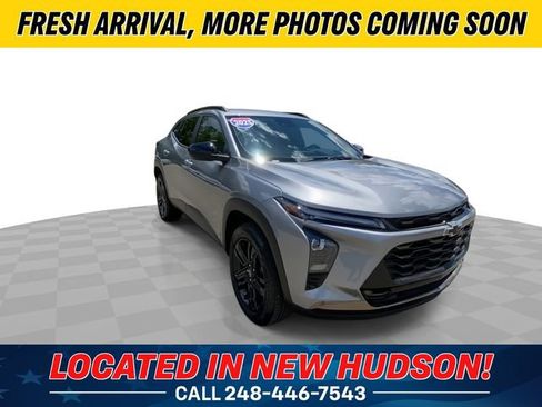 Used 2025 Chevrolet Trax ACTIV w/ Driver Confidence Package FWD image 4