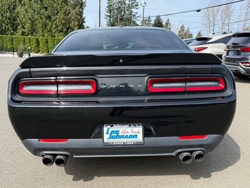 Used 2018 Dodge Challenger SXT RWD image 4