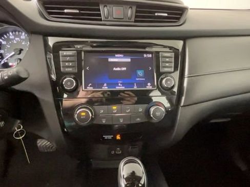 Used 2020 Nissan Rogue S AWD/4WD image 31