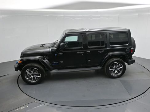 Used 2024 Jeep Wrangler Unlimited image 42