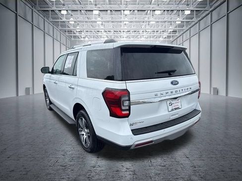 Used 2024 Ford Expedition Limited RWD image 3