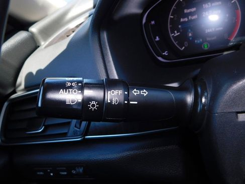 Certified 2018 Honda Accord Touring image 28