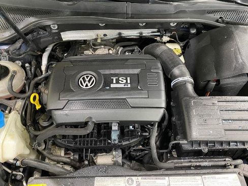 Used 2016 Volkswagen Golf R 4-Door image 17