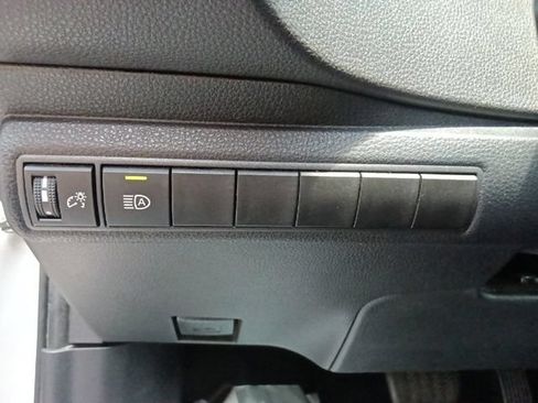 Used 2024 Toyota Corolla LE FWD image 17