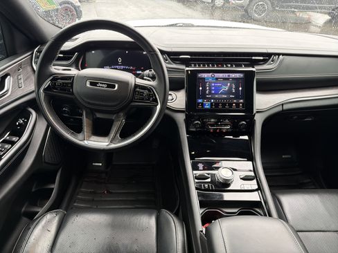 Used 2022 Jeep Grand Cherokee L Overland w/ Luxury Tech Group IV AWD/4WD image 13