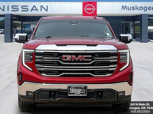 Used 2023 GMC Sierra 1500 SLT AWD/4WD image 2