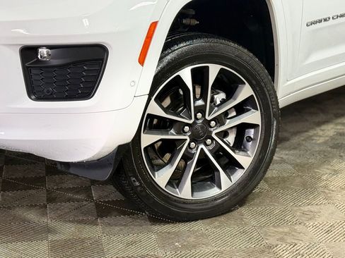 Used 2022 Jeep Grand Cherokee L Overland w/ Luxury Tech Group IV image 2