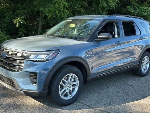 New 2026 Ford Explorer Active AWD/4WD image 2
