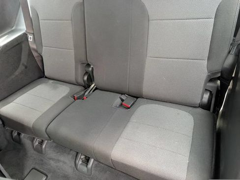 Used 2022 Chevrolet Traverse LT FWD image 31