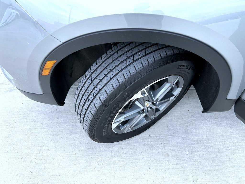 Used 2025 Chevrolet Blazer LT AWD/4WD image 24