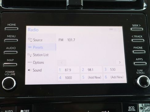 Used 2020 Toyota Prius LE FWD image 33