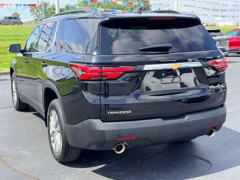 Used 2023 Chevrolet Traverse LT FWD image 7