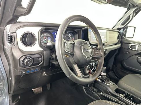 Used 2024 Jeep Wrangler Unlimited image 13