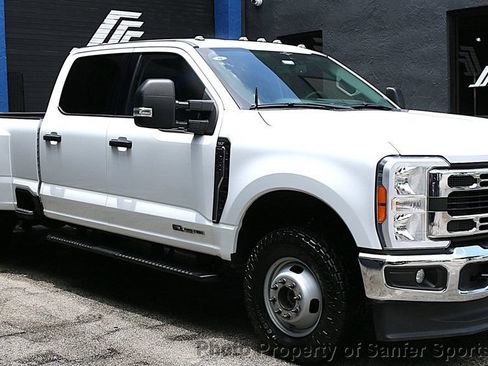 Used 2023 Ford F350 XLT AWD/4WD image 3