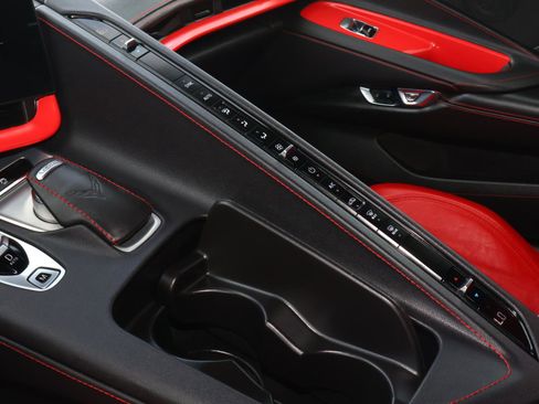 Used 2021 Chevrolet Corvette Stingray Coupe w/ 1LT RWD image 20