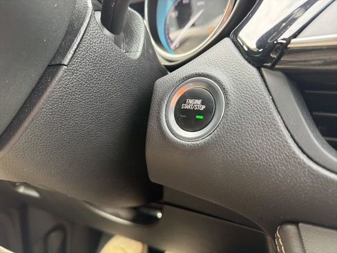 Used 2017 Buick Envision Essence image 31