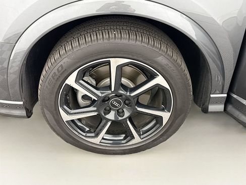 Used 2025 Audi Q3 2.0T Premium Plus w/ Premium Plus Package image 28